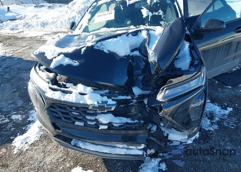 2025 Chevrolet Trax Fwd 1Rs from USA, damaged, VIN KL77LGEPXSC125526